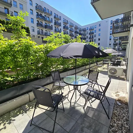 Nova Oasis Garden 公寓